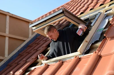 Pose de fenêtres de toit Velux à Montjavoult